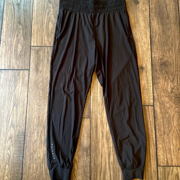 !!SOLD¡¡ Balance Athletica Swift Jogger - Picture 1 of 7